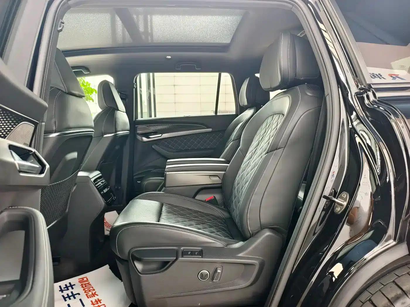 Audi Q6 2024 45 TFSI quattro Black Edition 6-seater — миниатюра 7