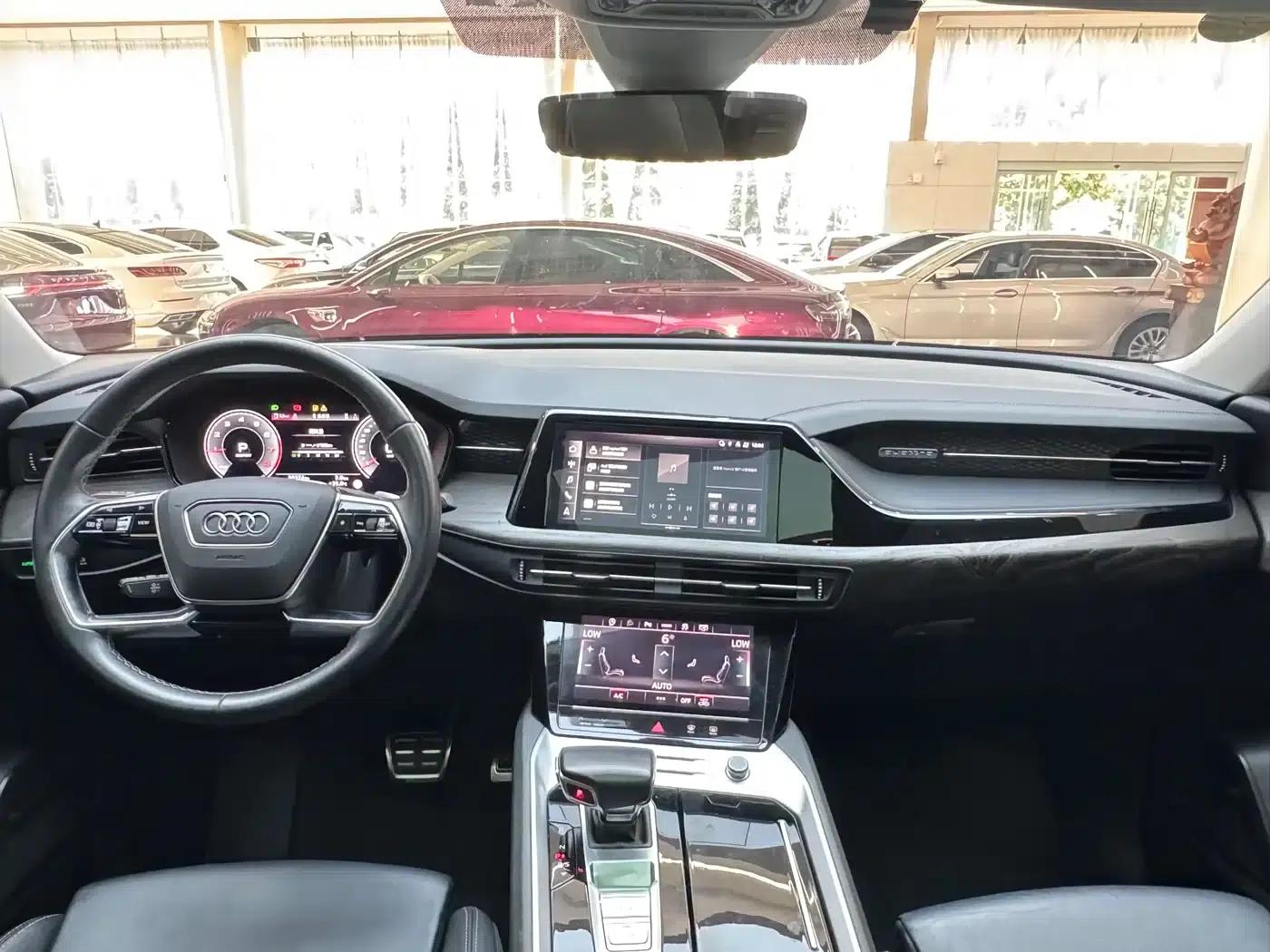 Audi Q6 2023 40 TFSI quattro Cloud View Light Package — миниатюра 15