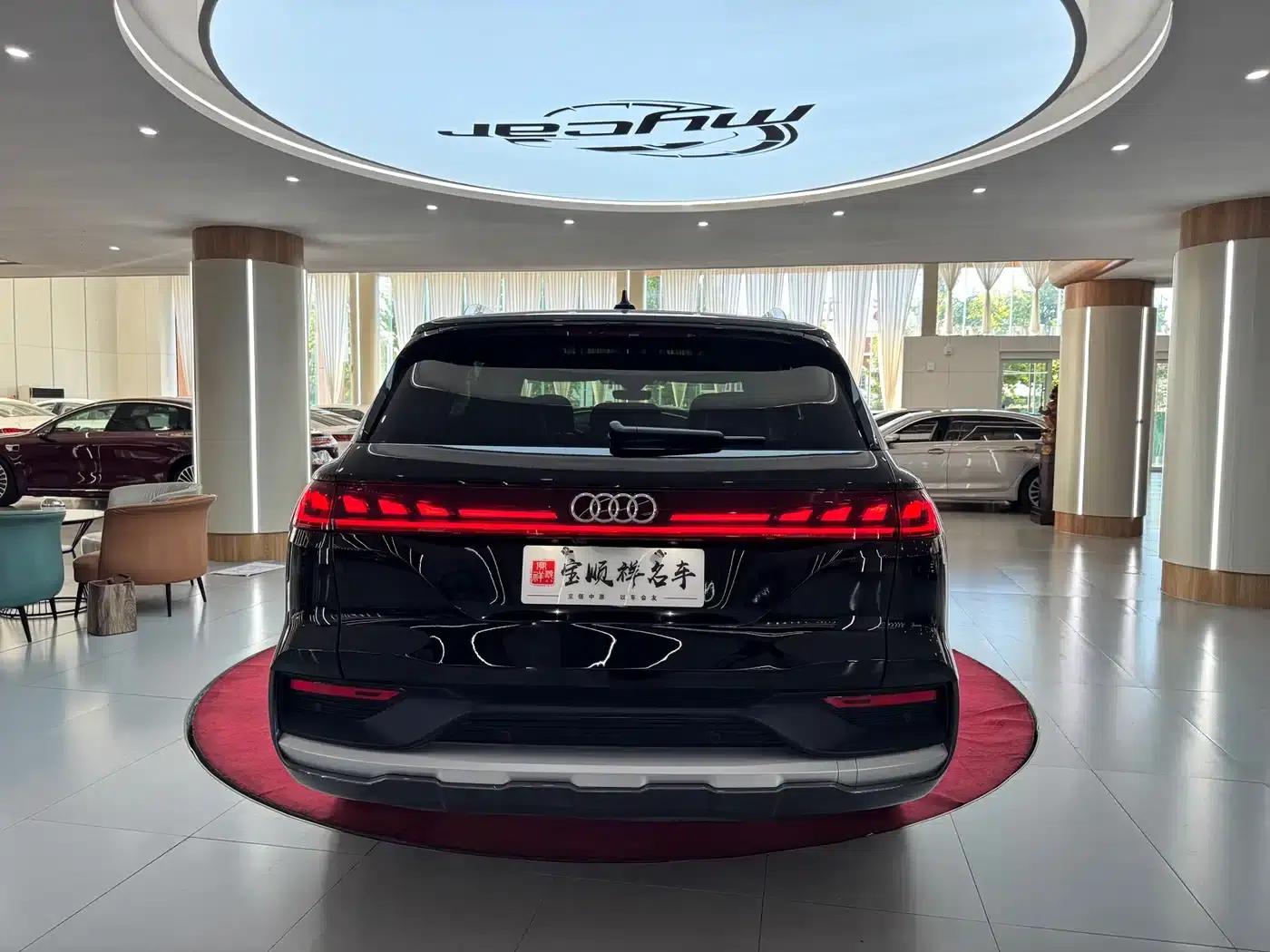 Audi Q6 2023 40 TFSI quattro Cloud View Light Package — миниатюра 6