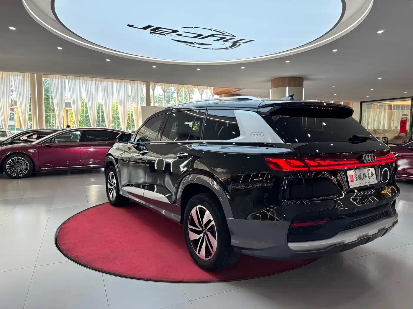 Audi Q6 2023 40 TFSI quattro Cloud View Light Package — миниатюра 7