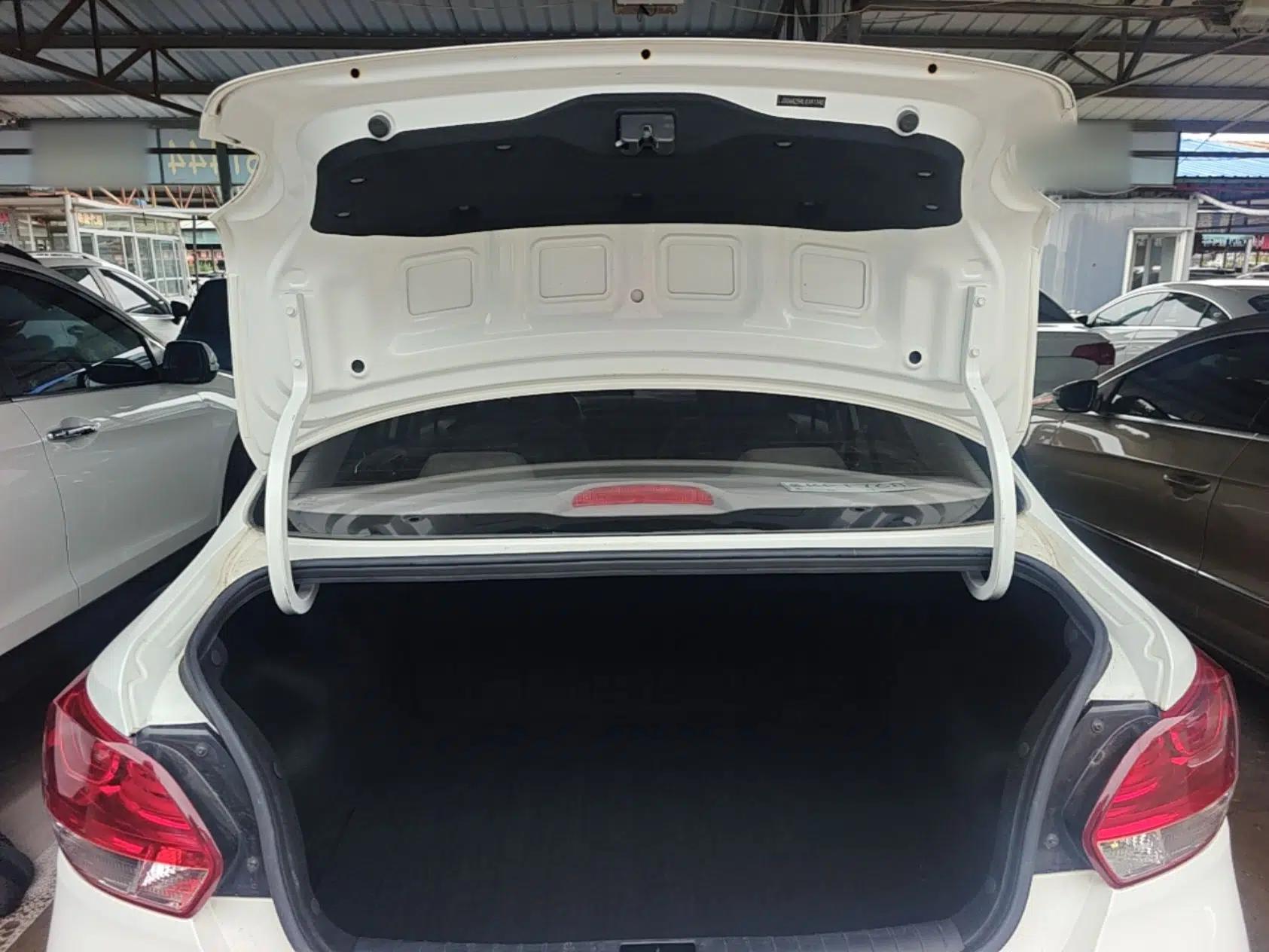 Kia Pegas 2020 Revised Version 1.4L Automatic Comfortable with Sunroof — миниатюра 22