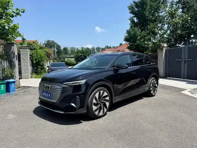Audi Q5 e-tron 2023 50 e-tron quattro Glory Edition - Premium Outfit