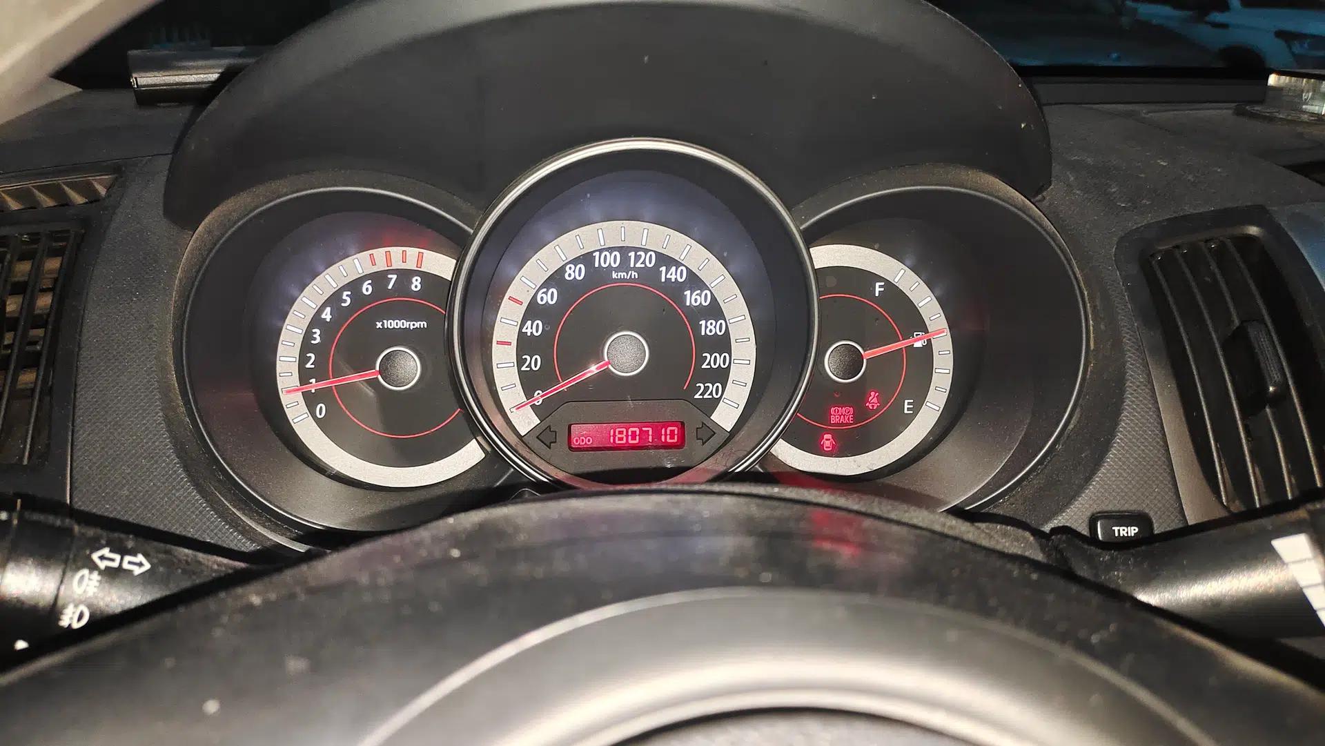 Kia Forte 2011 1.6L MT GL — миниатюра 11