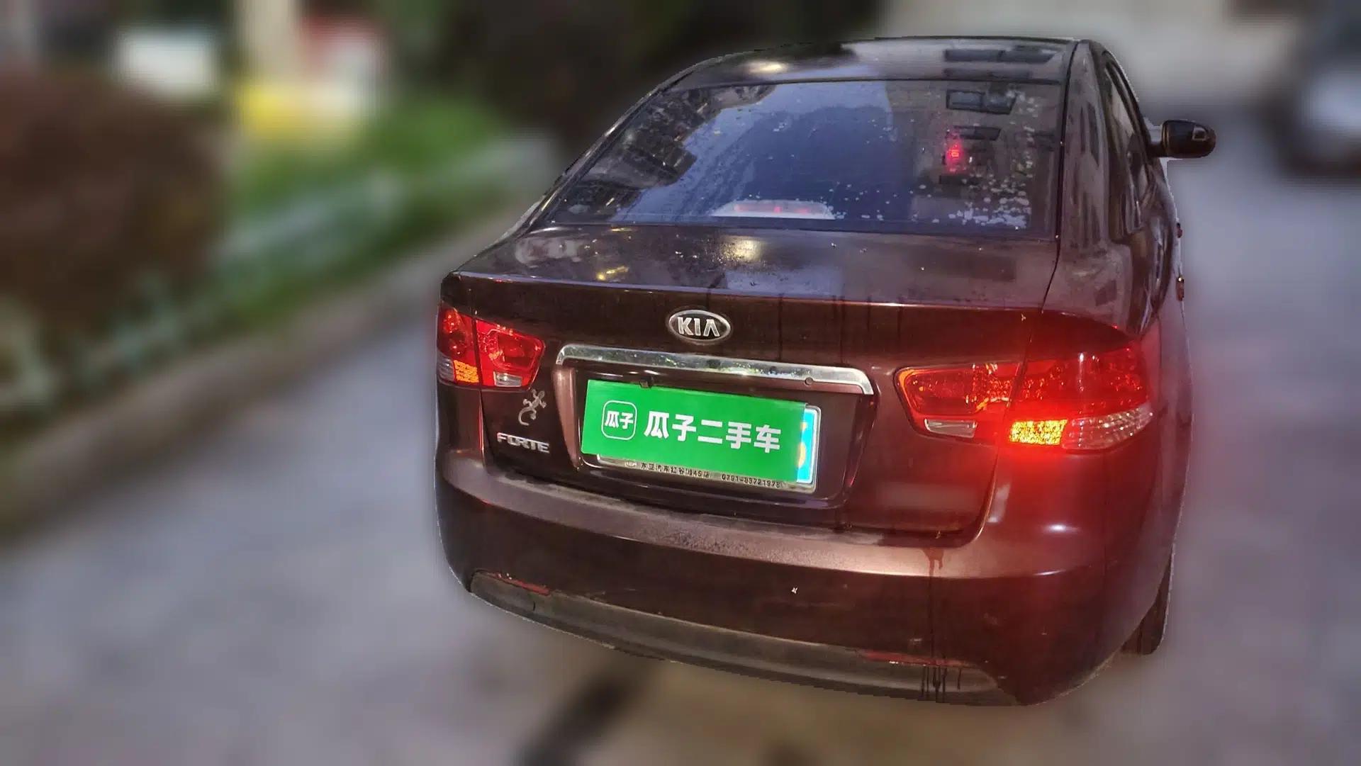 Kia Forte 2011 1.6L MT GL — миниатюра 5
