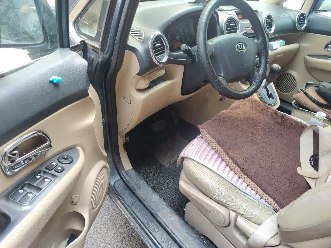 Kia Carens 2007 2.0L 7-Seater Standard Edition — миниатюра 16
