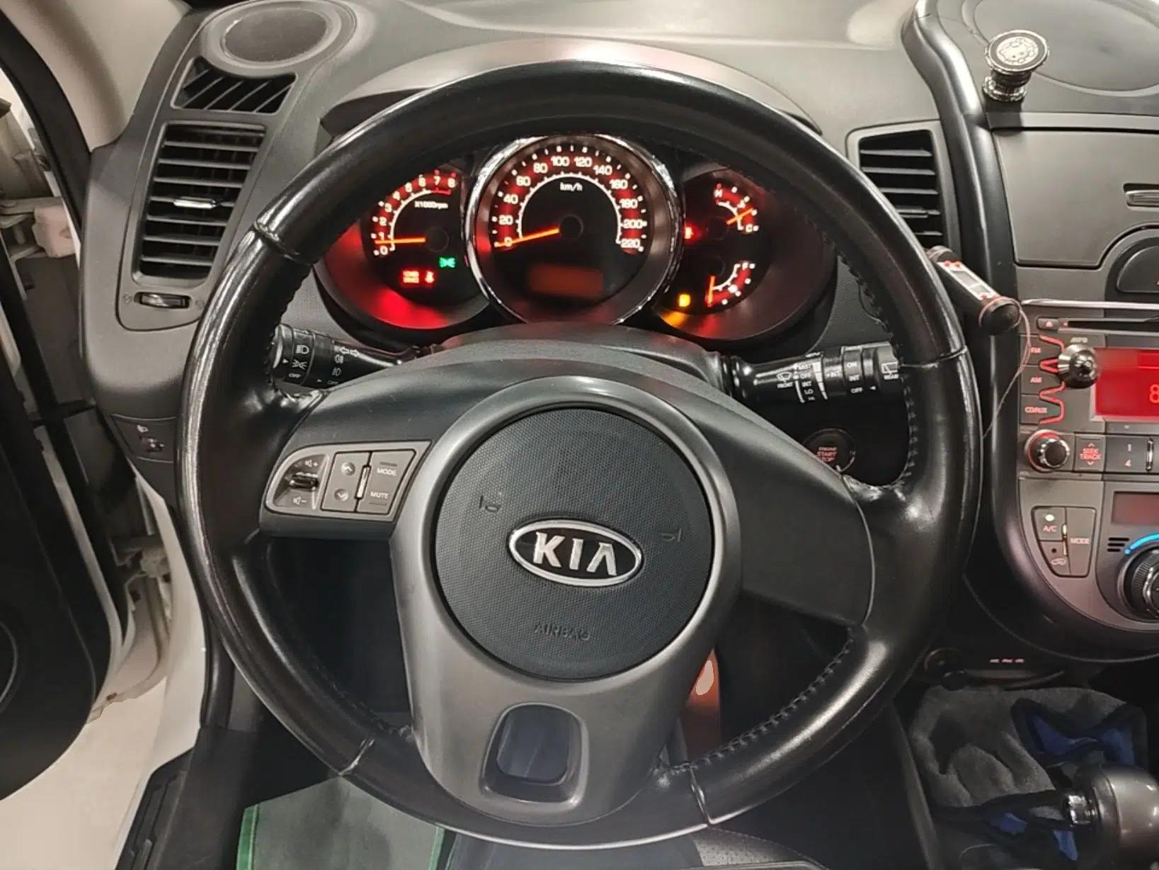 Kia Soul 2013 1.6L AT Premium — миниатюра 13