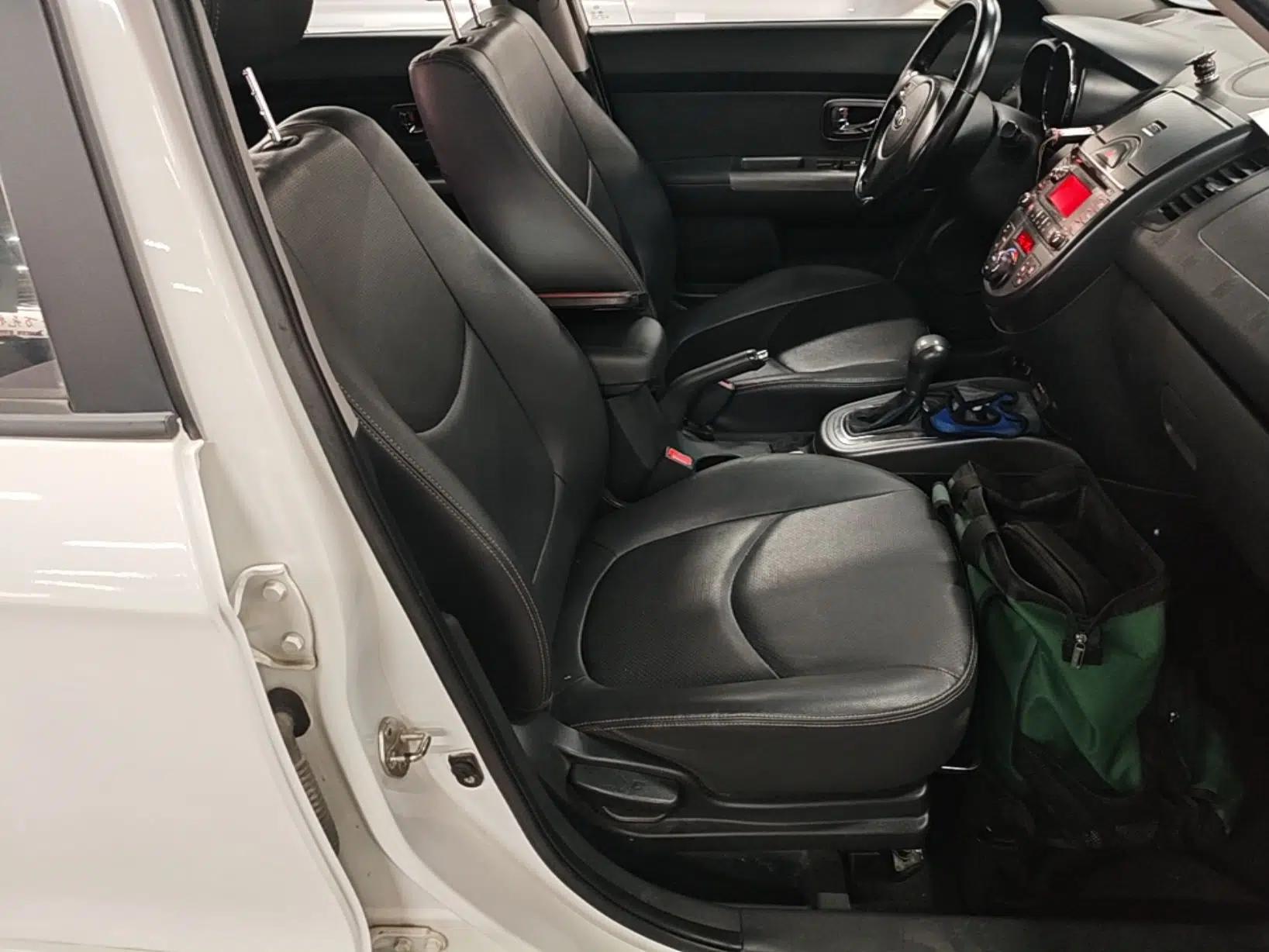 Kia Soul 2013 1.6L AT Premium — миниатюра 19