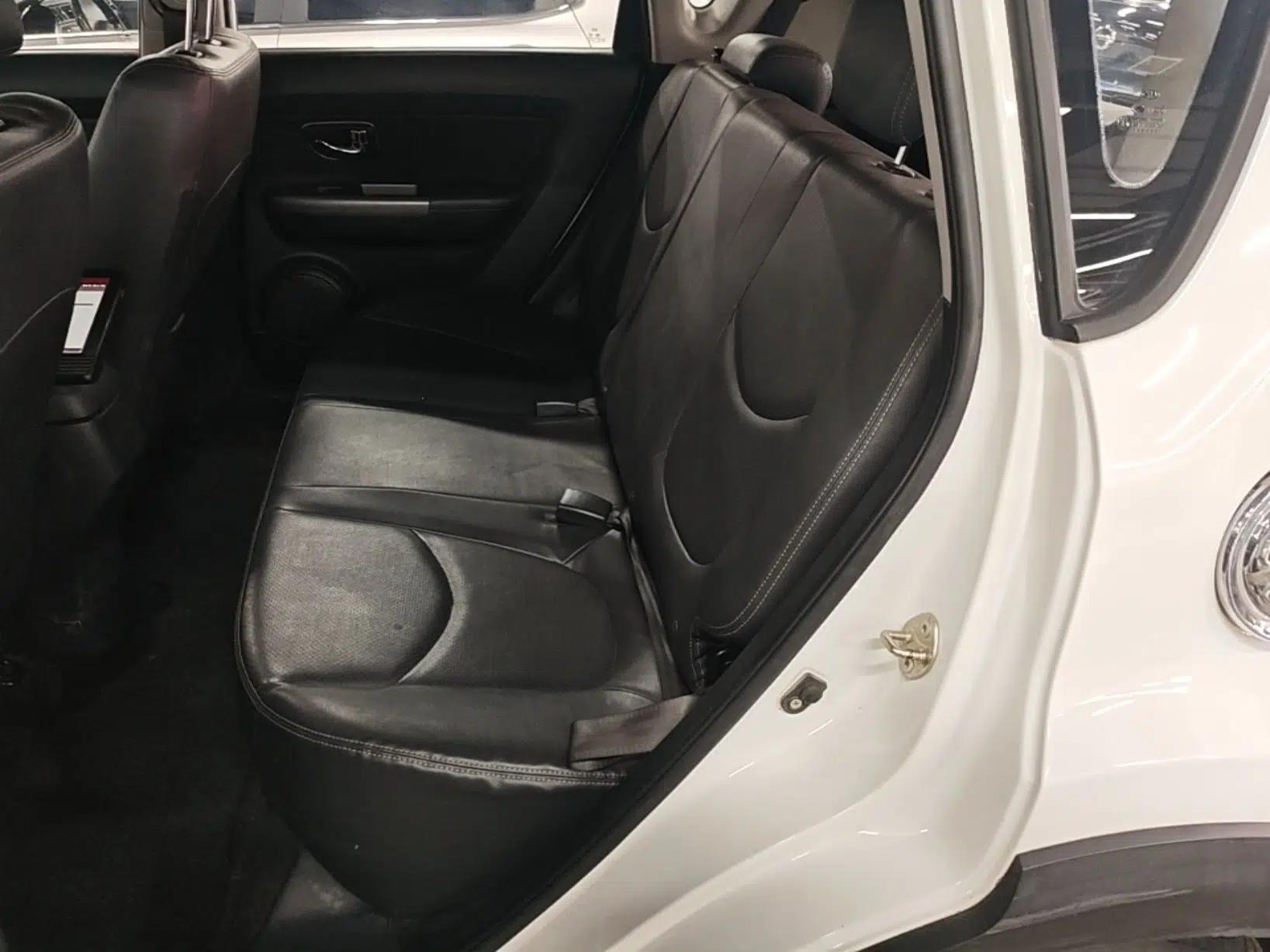 Kia Soul 2013 1.6L AT Premium — миниатюра 20