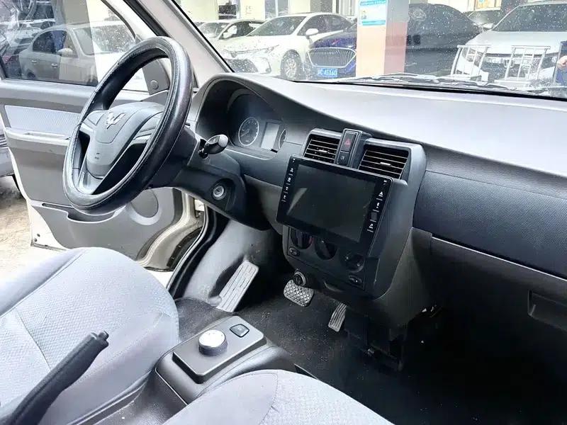 Wuling Rongguang EV 2022 Basic Model, 2-Seater, with Closed Windows, CATL — миниатюра 8