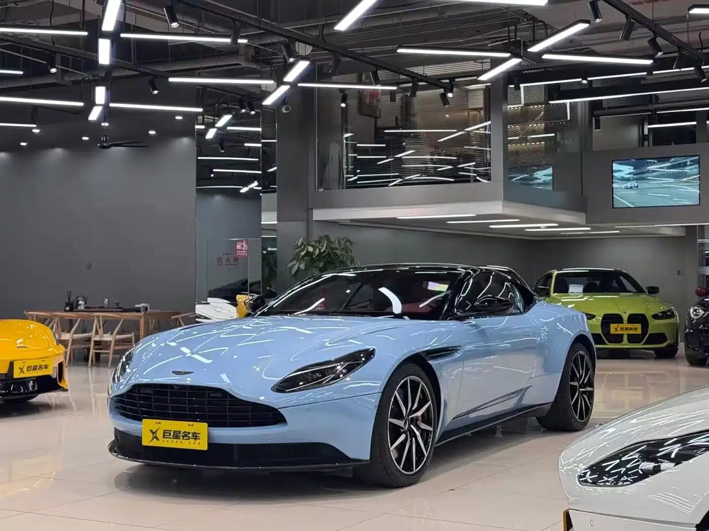 Aston Martin DB11 2019 4.0T V8 Coupe — миниатюра 1
