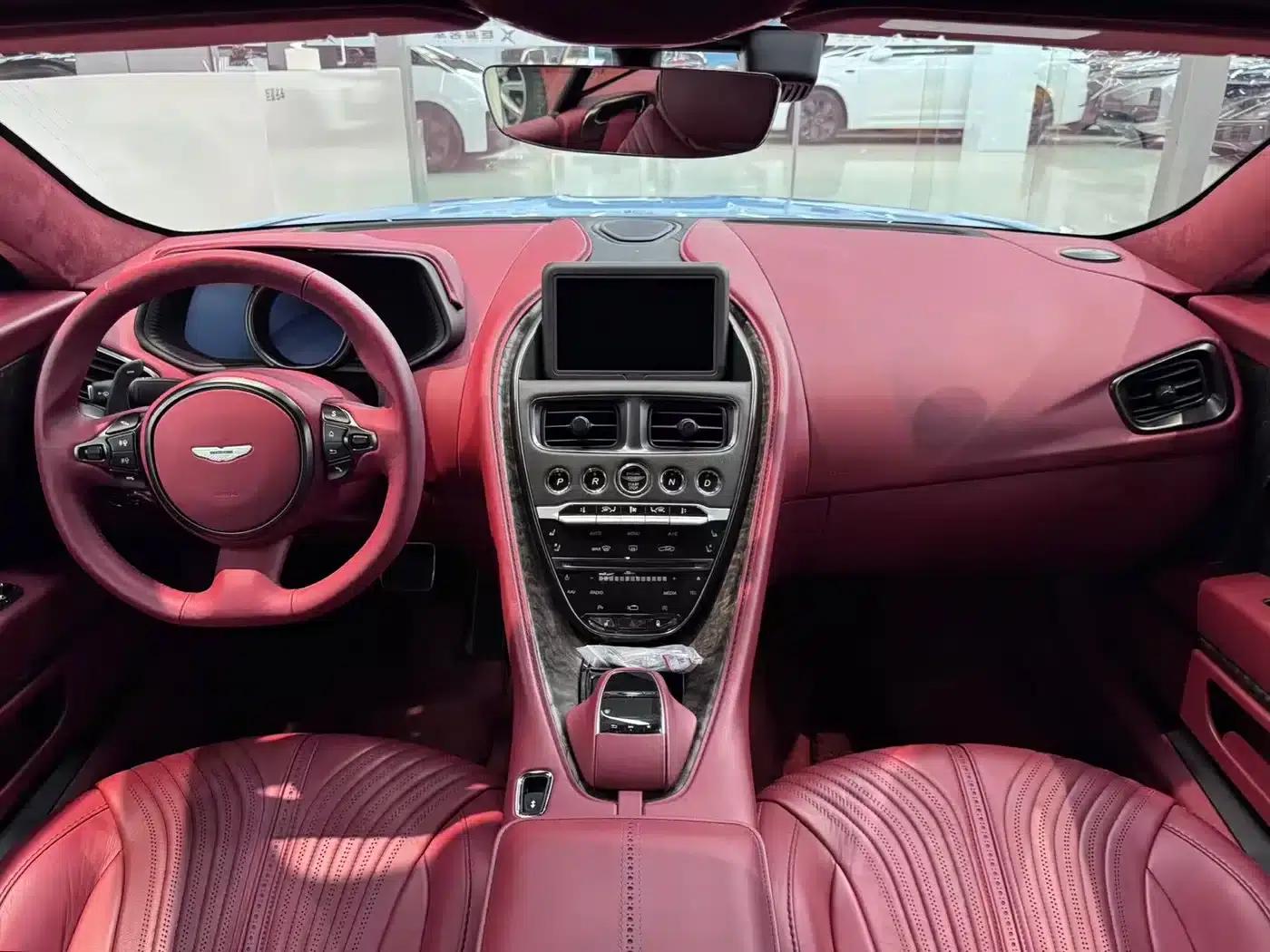 Aston Martin DB11 2019 4.0T V8 Coupe — миниатюра 4