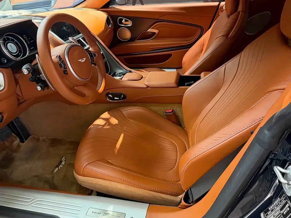 Aston Martin DB11 2019 4.0T V8 Coupe — миниатюра 11