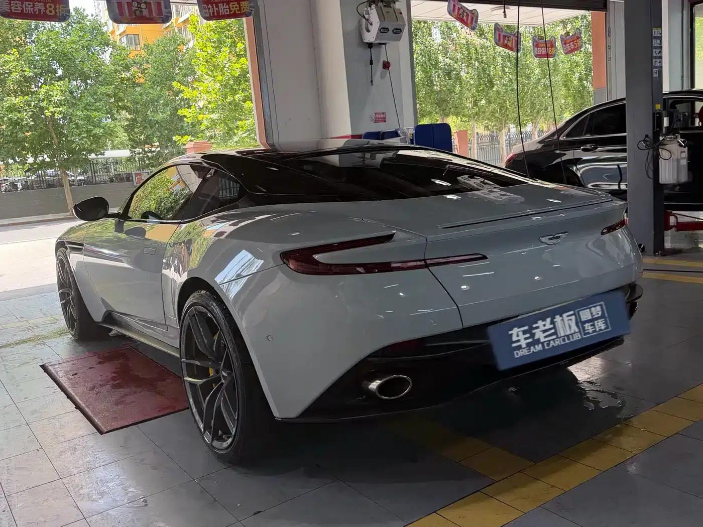 Aston Martin DB11 2019 4.0T V8 Coupe — миниатюра 4