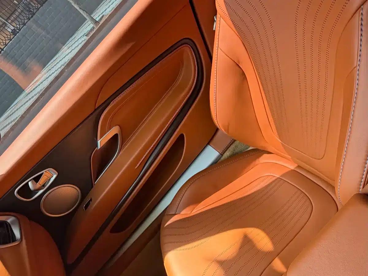 Aston Martin DB11 2019 4.0T V8 Coupe — миниатюра 10