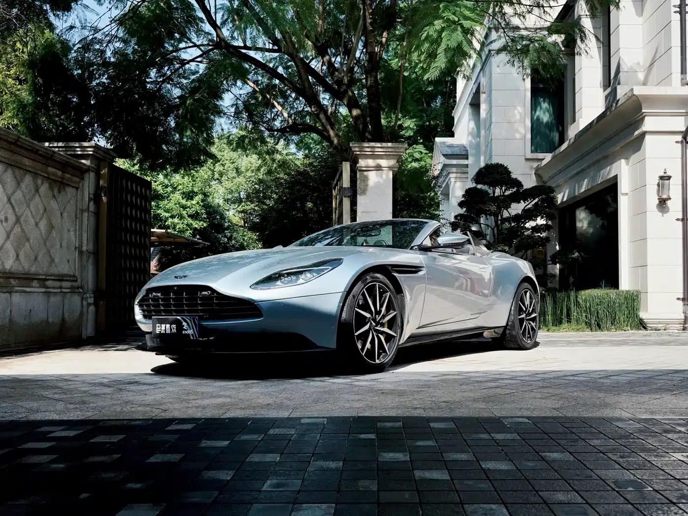 Aston Martin DB11 2020 4.0T V8 Volante — миниатюра 1