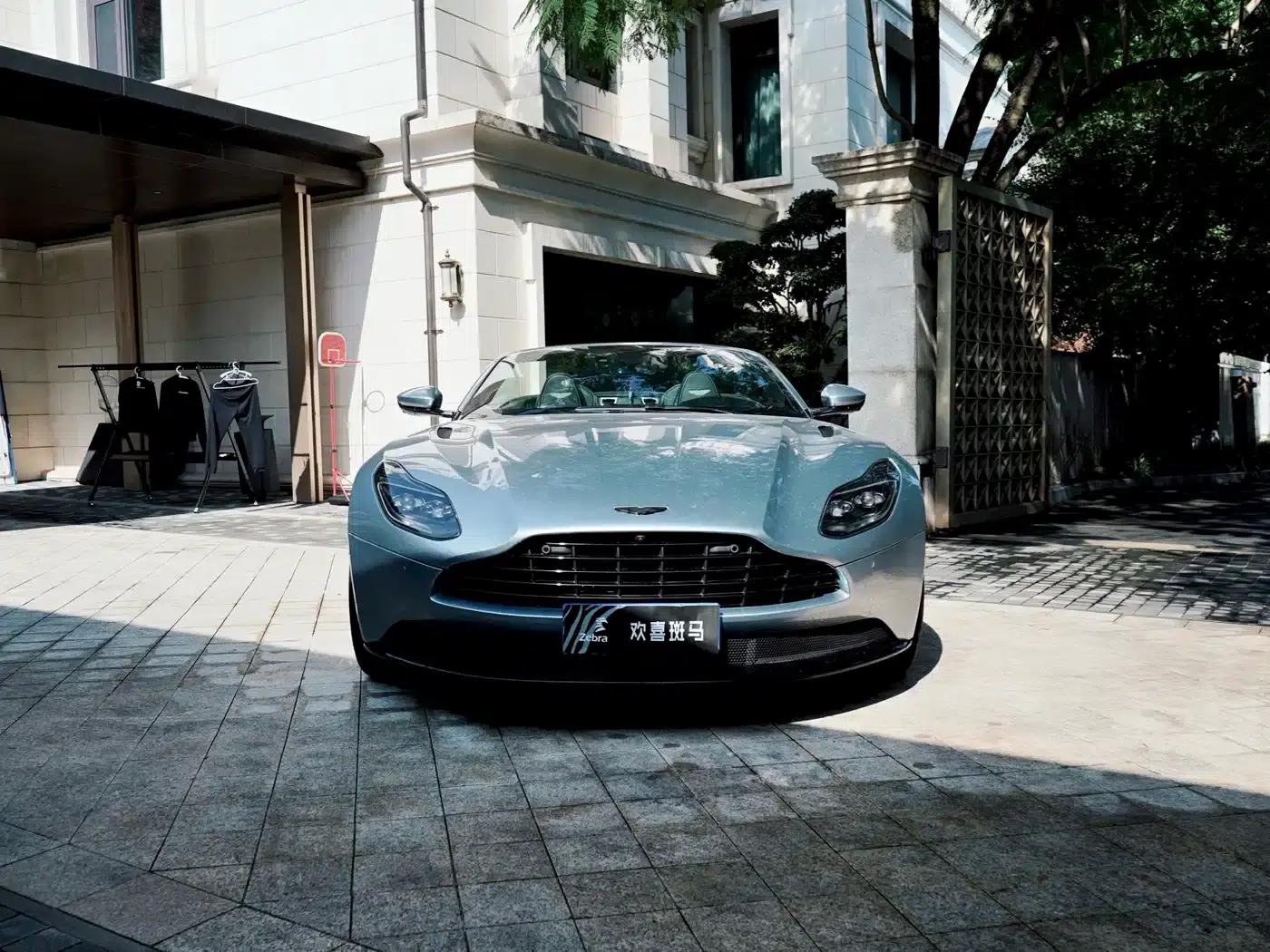 Aston Martin DB11 2020 4.0T V8 Volante — миниатюра 2