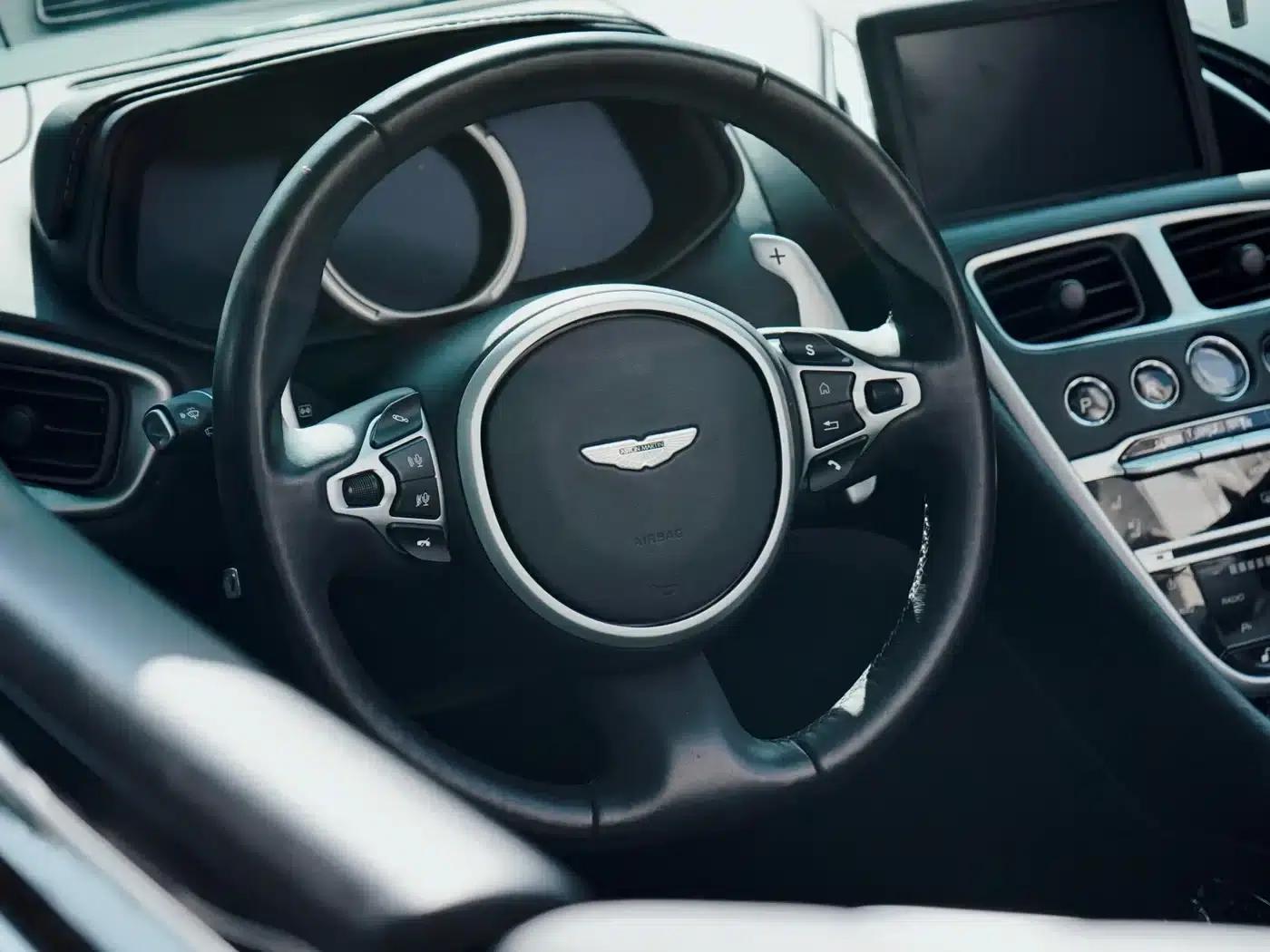 Aston Martin DB11 2020 4.0T V8 Volante — миниатюра 11