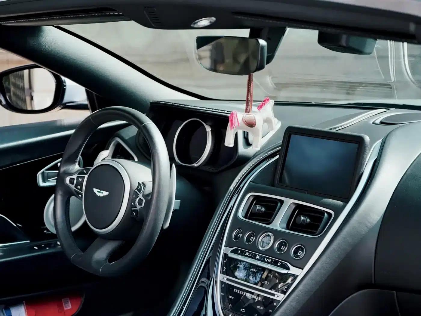 Aston Martin DB11 2020 4.0T V8 Volante — миниатюра 18