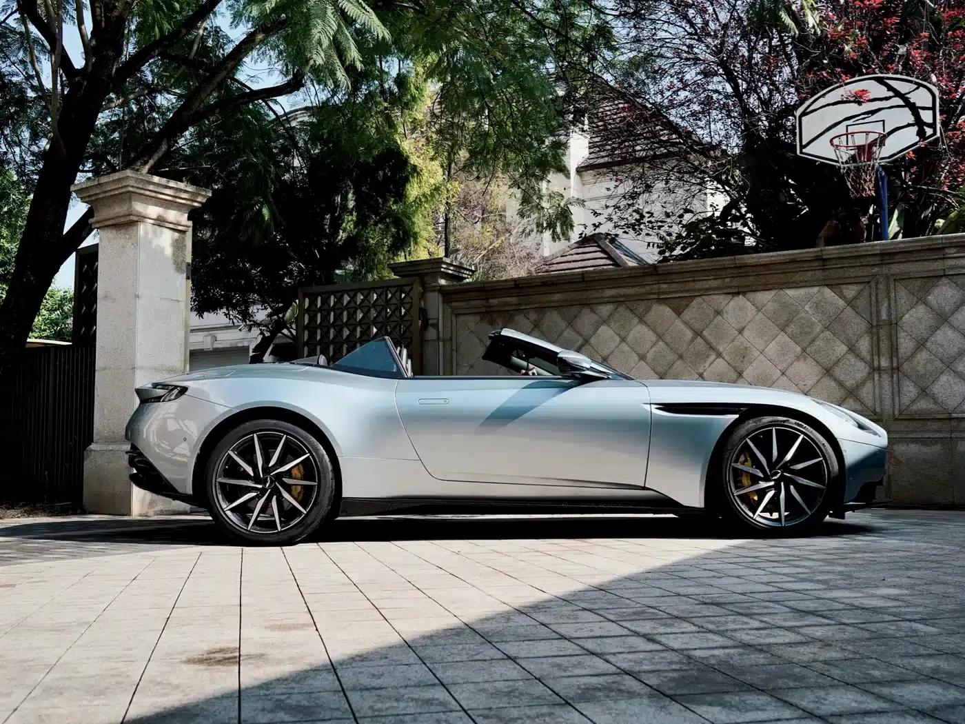 Aston Martin DB11 2020 4.0T V8 Volante — миниатюра 3