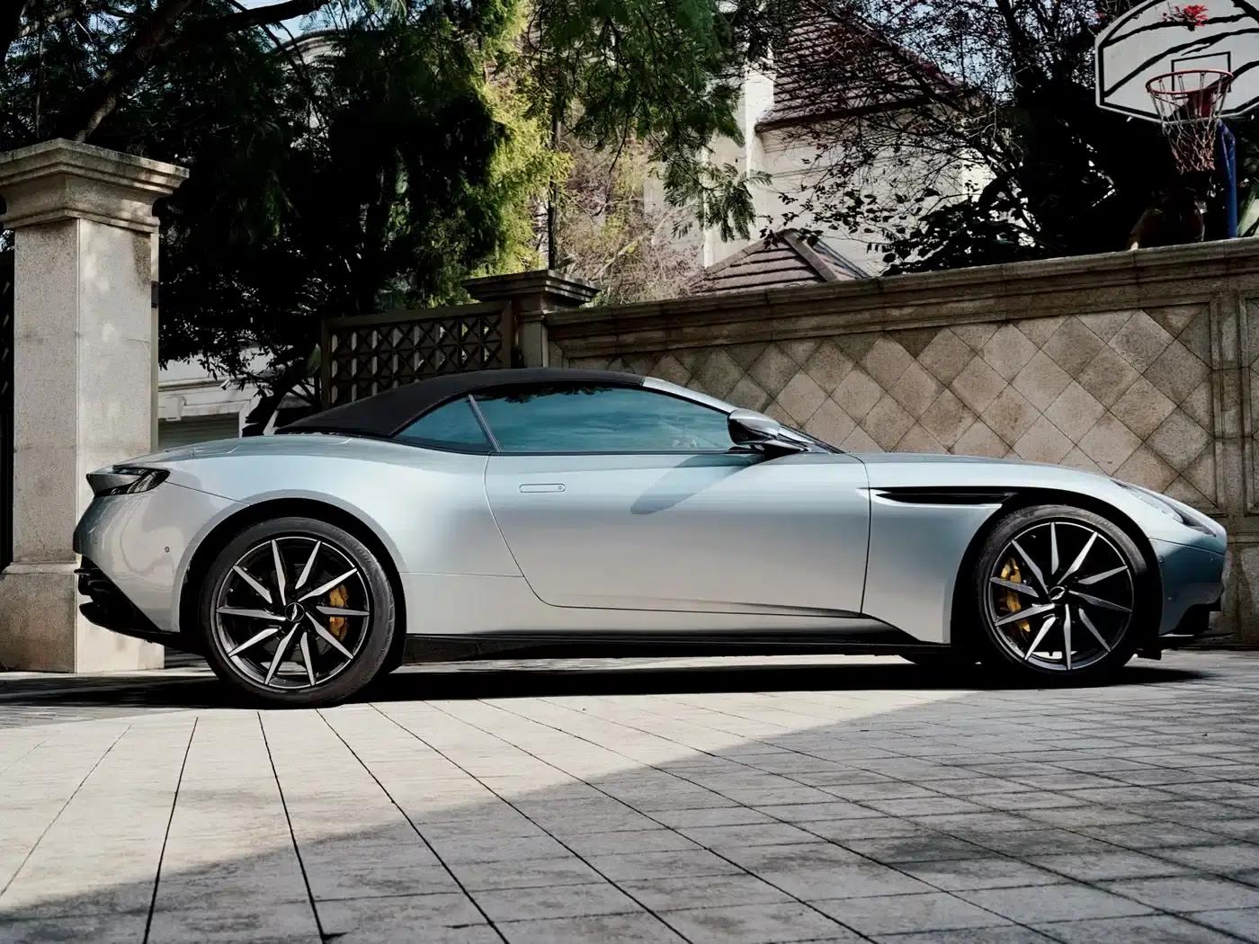 Aston Martin DB11 2020 4.0T V8 Volante — миниатюра 4