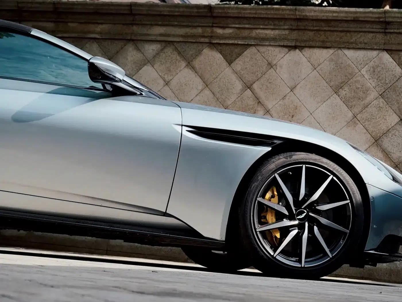 Aston Martin DB11 2020 4.0T V8 Volante — миниатюра 7