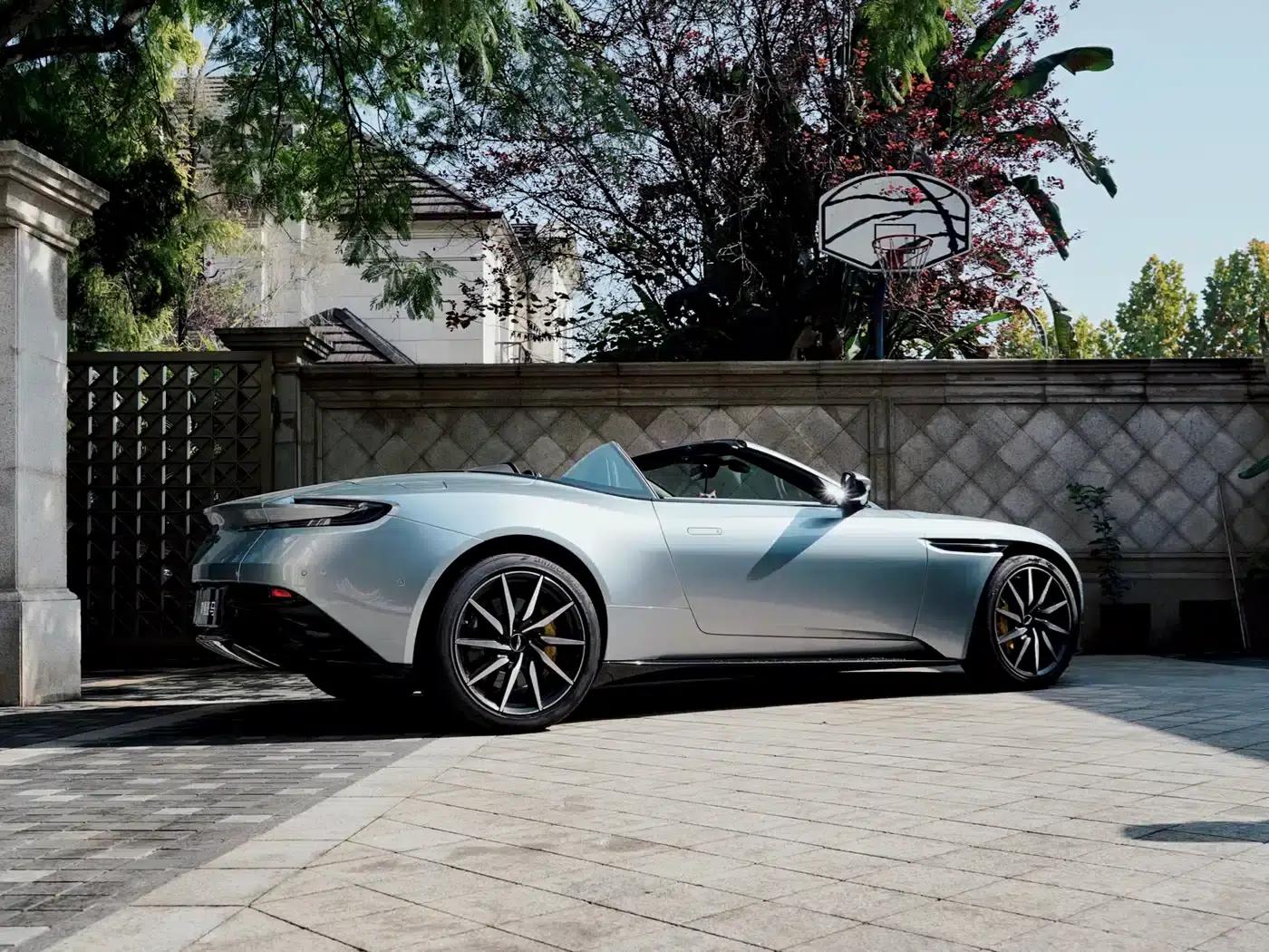 Aston Martin DB11 2020 4.0T V8 Volante — миниатюра 8