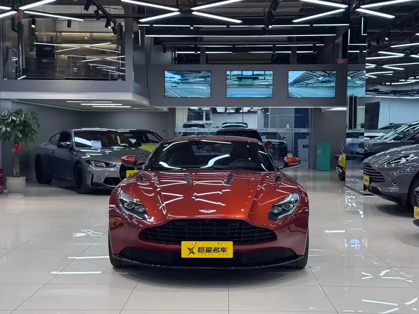 Aston Martin DB11 2016 5.2T First Edition — миниатюра 2