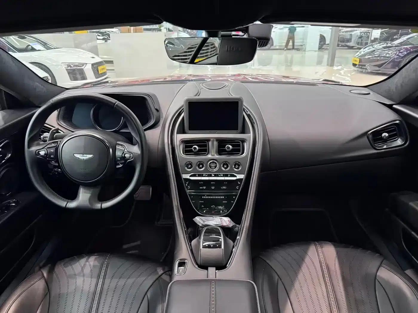 Aston Martin DB11 2016 5.2T First Edition — миниатюра 4