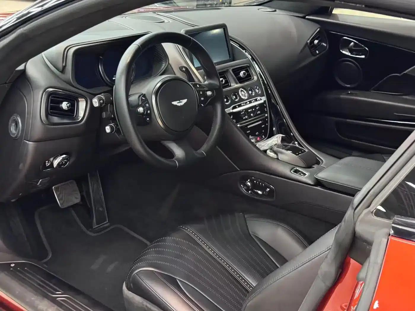 Aston Martin DB11 2016 5.2T First Edition — миниатюра 5