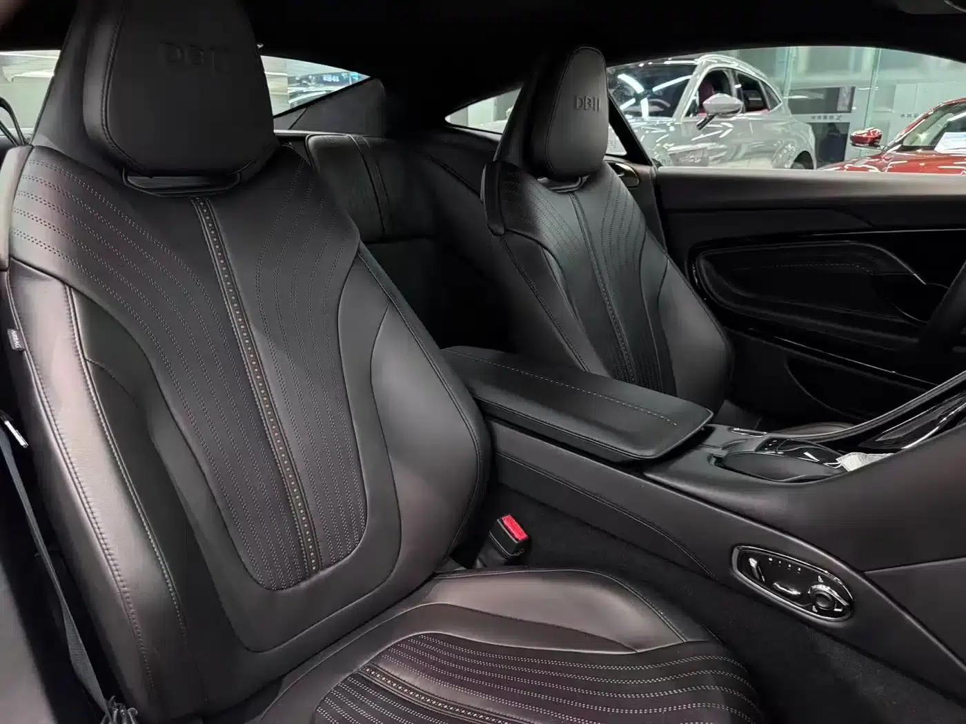 Aston Martin DB11 2016 5.2T First Edition — миниатюра 7