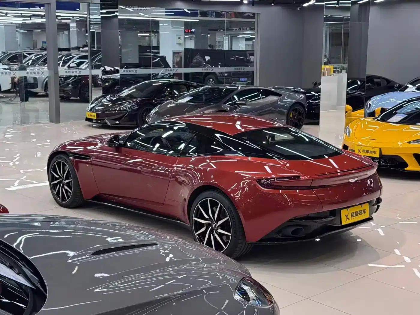 Aston Martin DB11 2016 5.2T First Edition — миниатюра 9