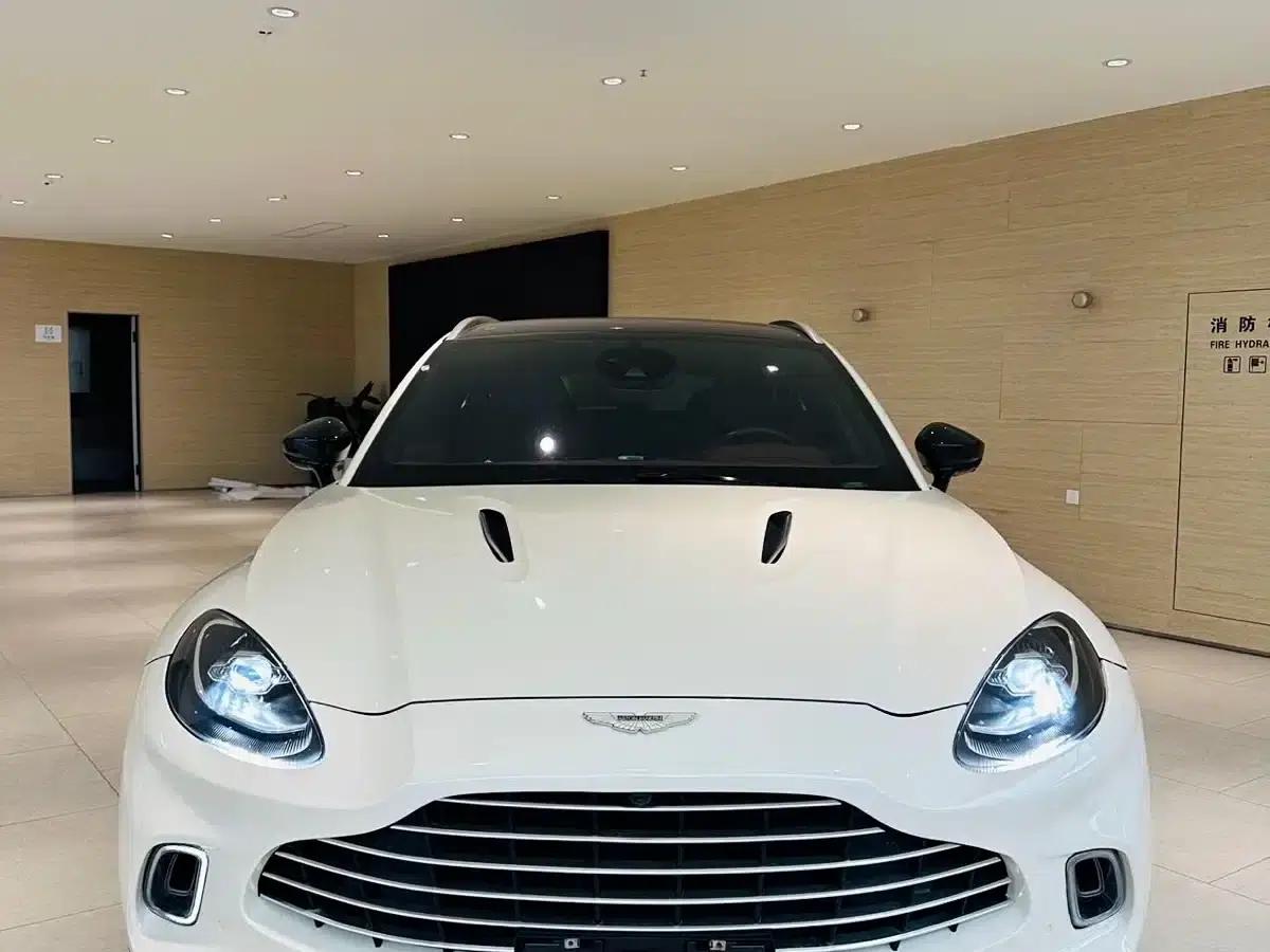 2022 Aston Martin DBX 4.0T V8 — миниатюра 2