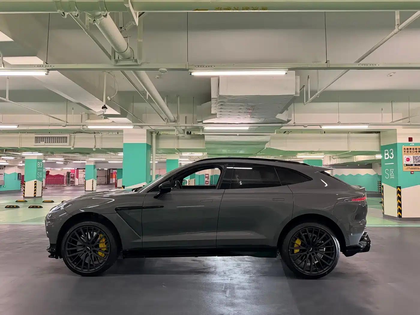 Aston Martin DBX 2025 4.0T V8 707 — миниатюра 9