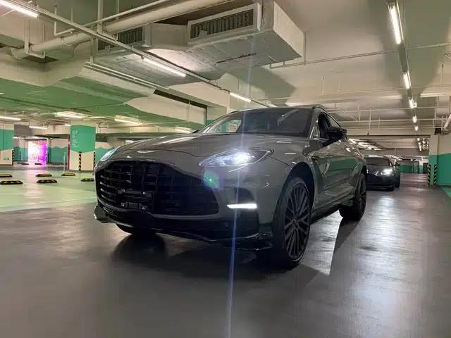 Aston Martin DBX 2025 4.0T V8 707