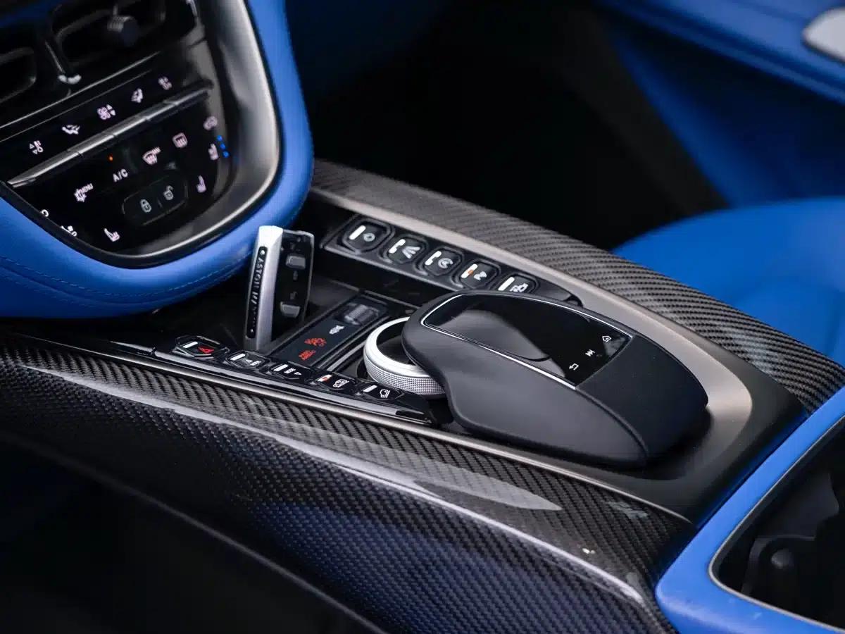 2022 Aston Martin DBX 4.0T V8 — миниатюра 12
