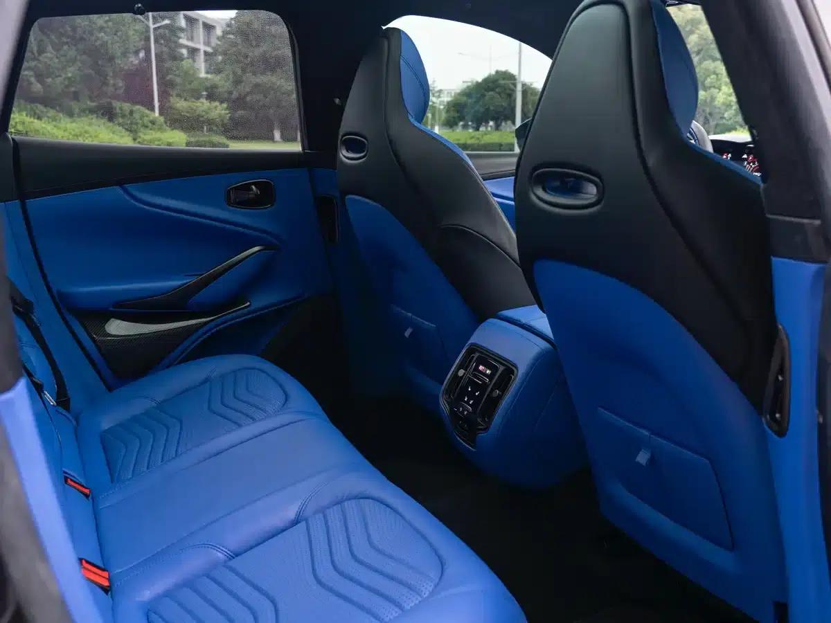2022 Aston Martin DBX 4.0T V8 — миниатюра 18