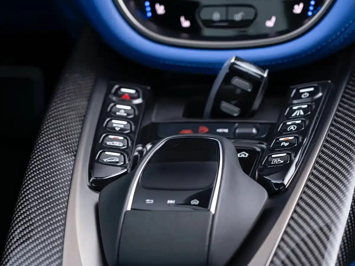 2022 Aston Martin DBX 4.0T V8 — миниатюра 20
