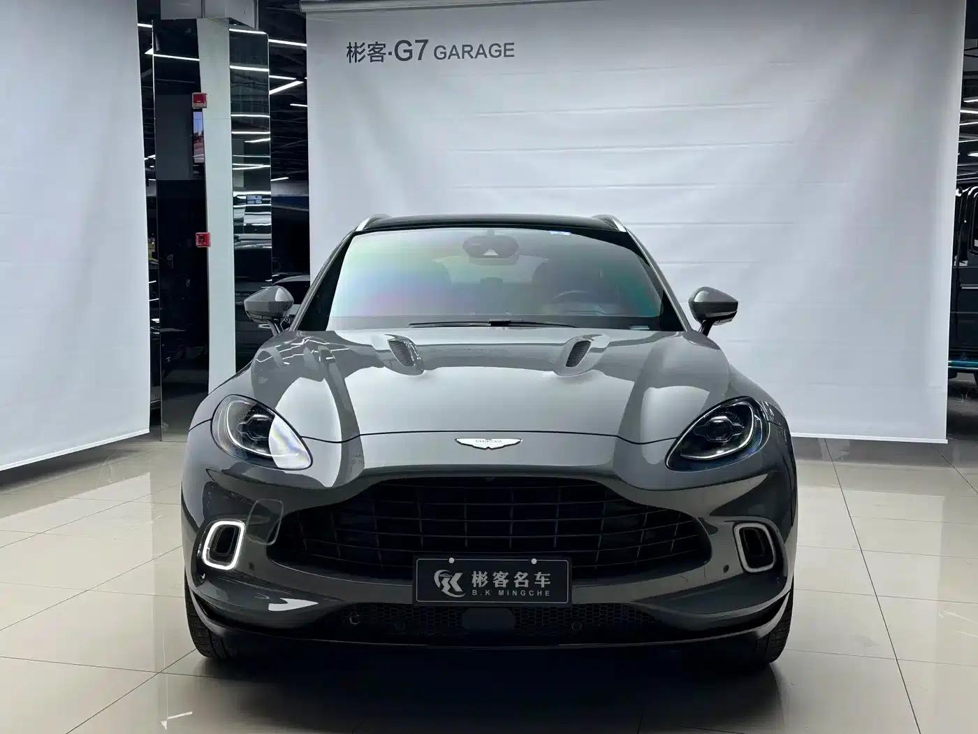 Aston Martin DBX 2022 3.0T STRAIGHT-SIX — миниатюра 1