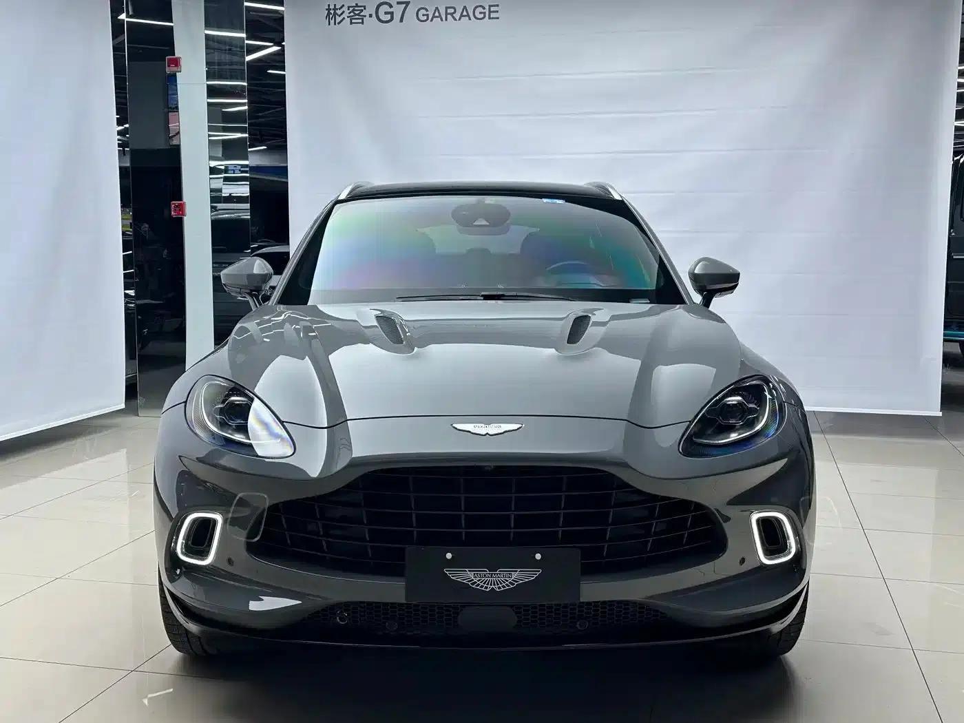 Aston Martin DBX 2022 3.0T STRAIGHT-SIX — миниатюра 2