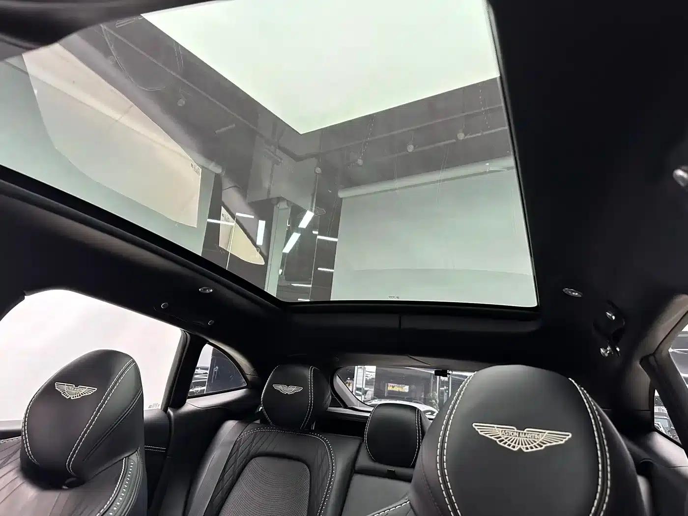 Aston Martin DBX 2022 3.0T STRAIGHT-SIX — миниатюра 18