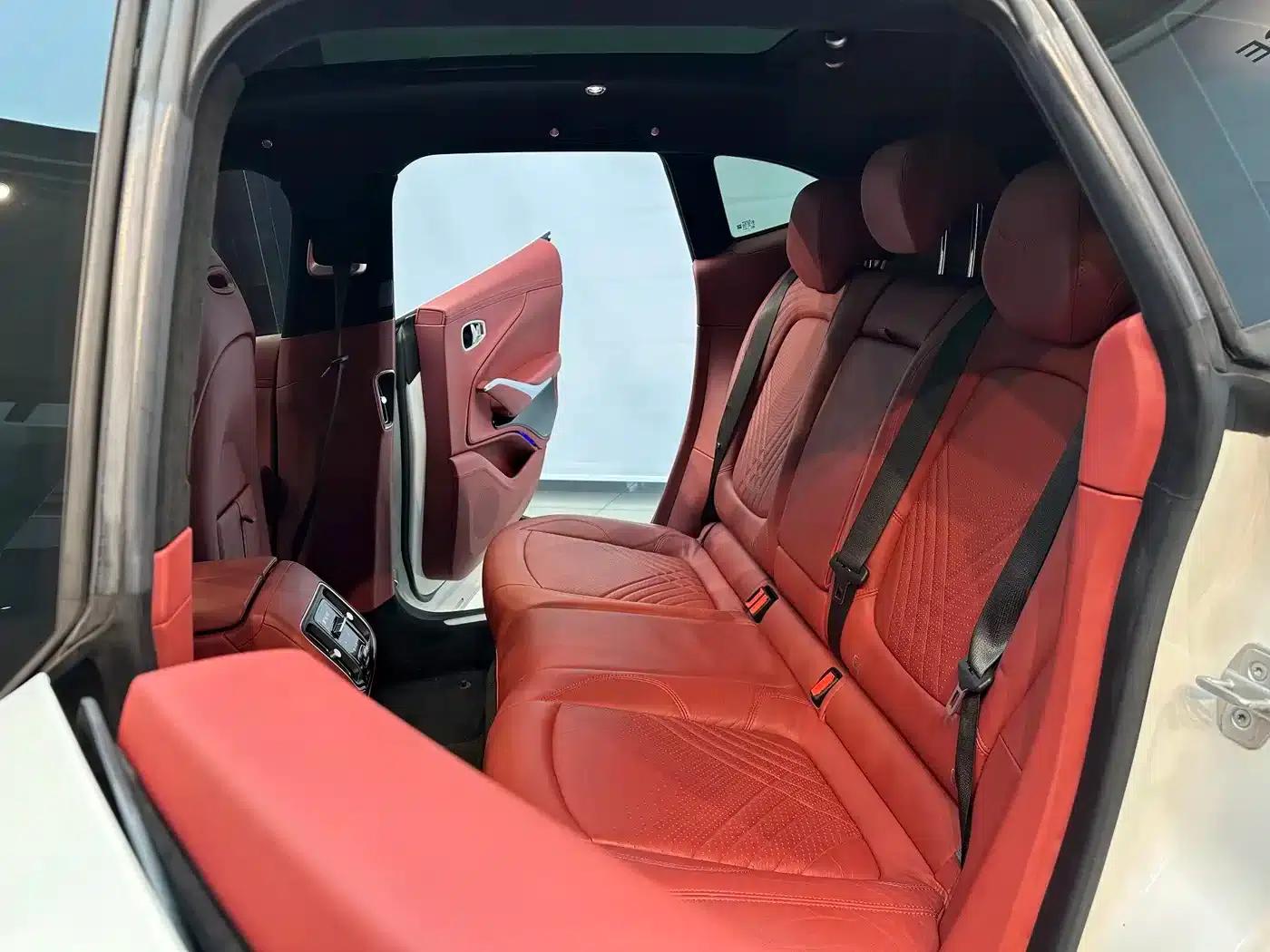 Aston Martin DBX 2022 3.0T STRAIGHT-SIX — миниатюра 11