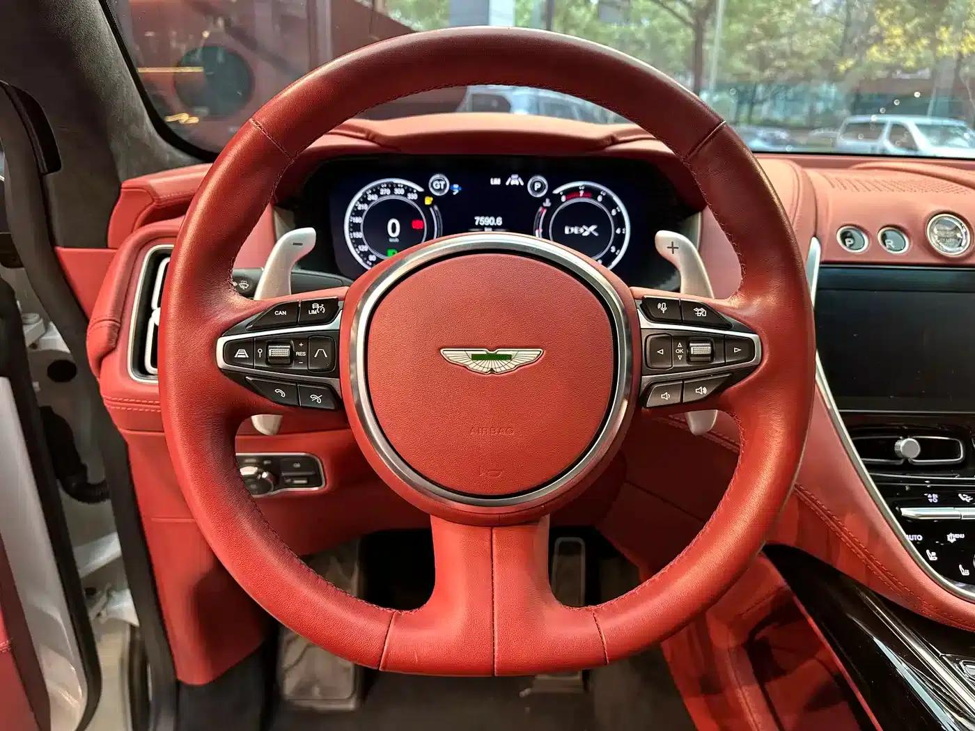 Aston Martin DBX 2022 3.0T STRAIGHT-SIX — миниатюра 13