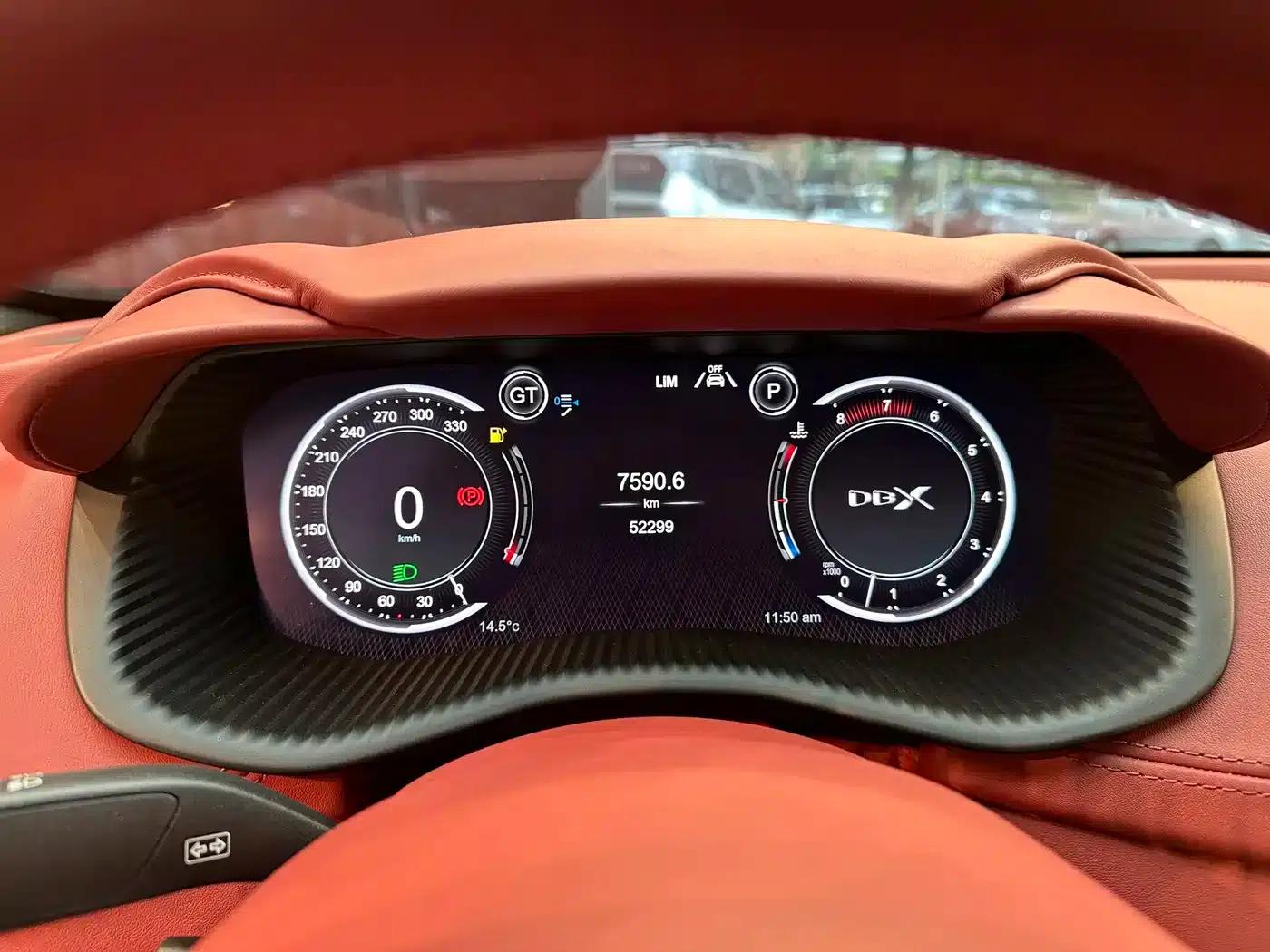 Aston Martin DBX 2022 3.0T STRAIGHT-SIX — миниатюра 14