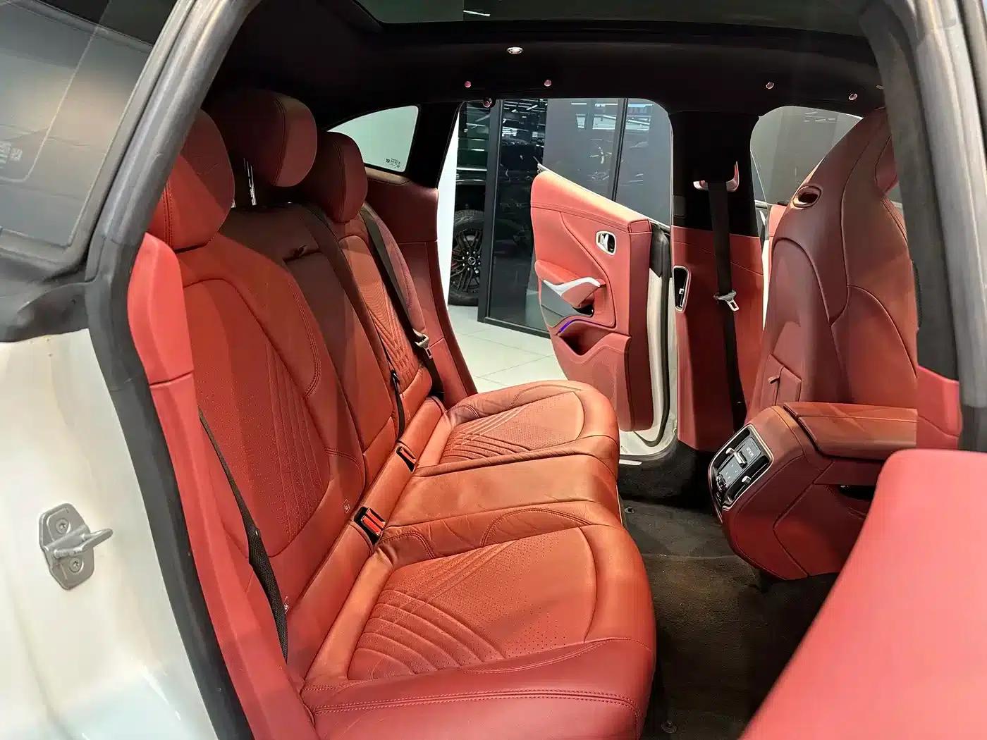 Aston Martin DBX 2022 3.0T STRAIGHT-SIX — миниатюра 15