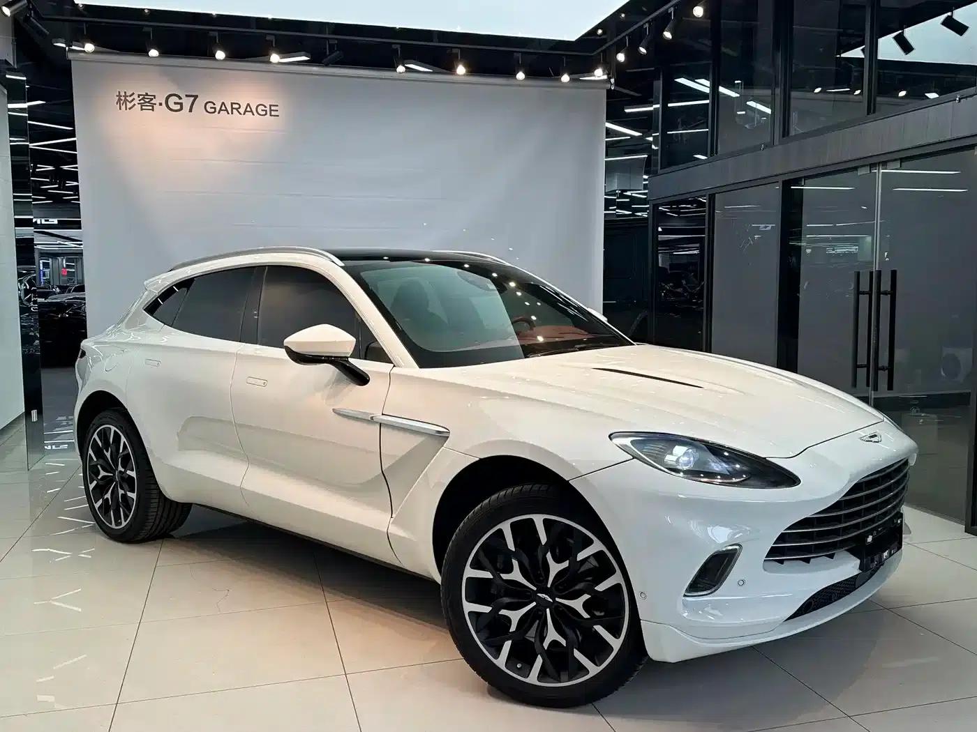 Aston Martin DBX 2022 3.0T STRAIGHT-SIX — миниатюра 3