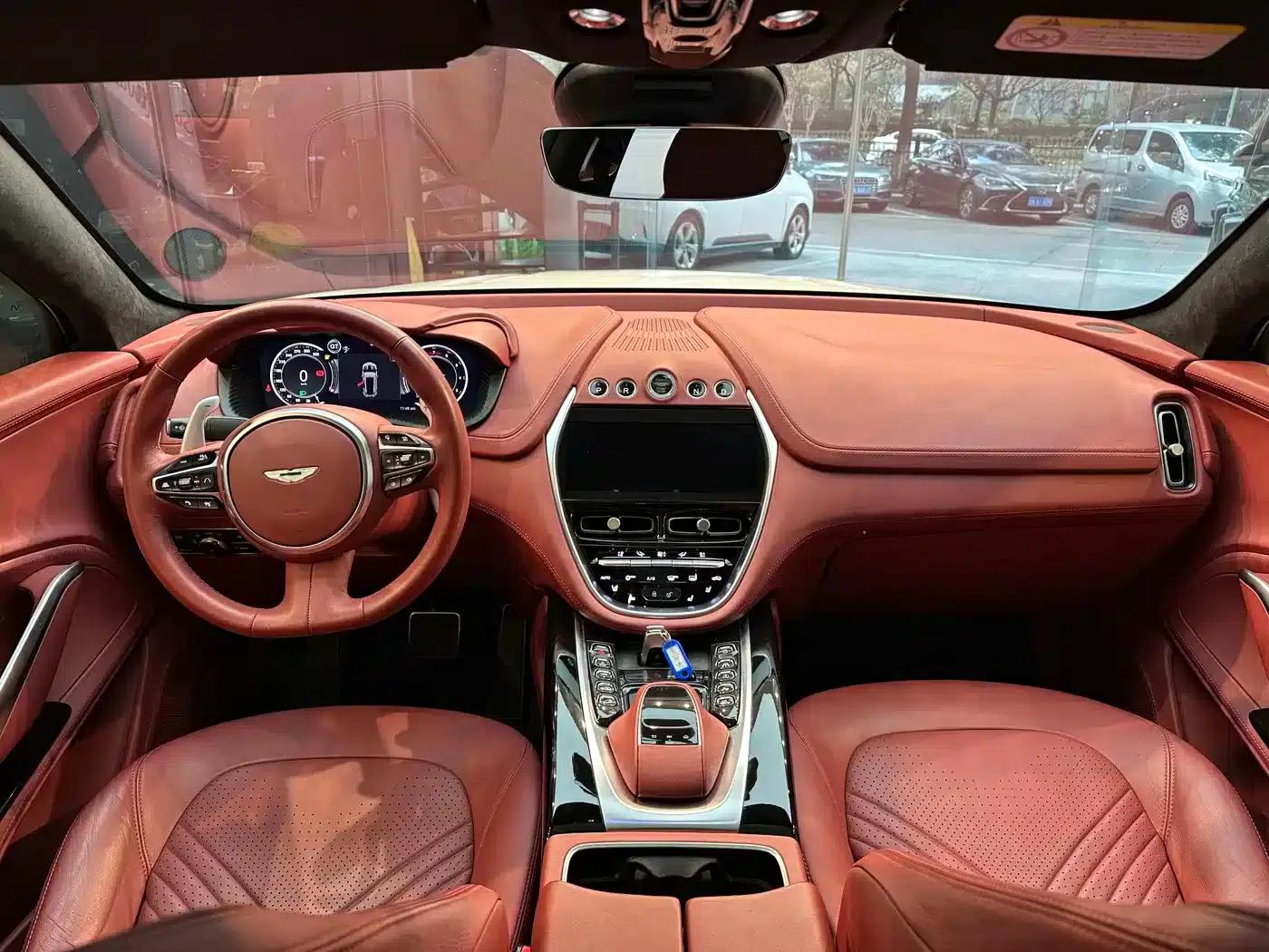 Aston Martin DBX 2022 3.0T STRAIGHT-SIX — миниатюра 7