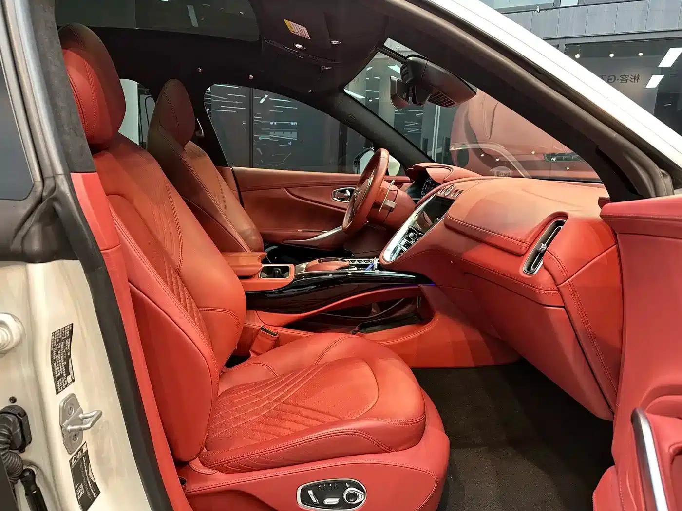 Aston Martin DBX 2022 3.0T STRAIGHT-SIX — миниатюра 9