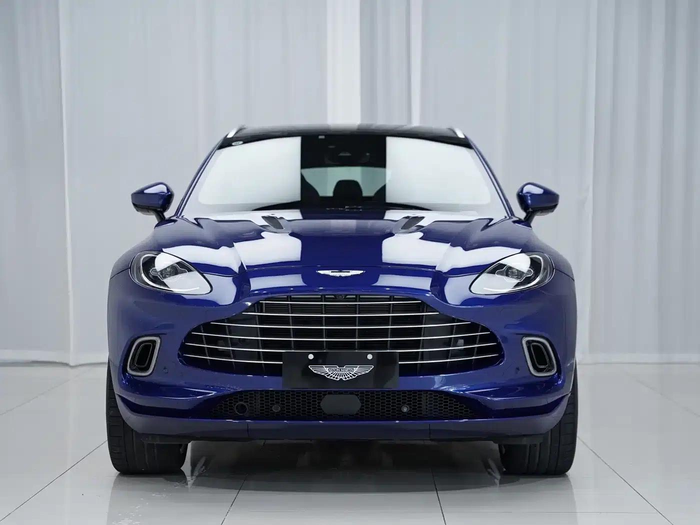 Aston Martin DBX 2023 3.0T STRAIGHT-SIX — миниатюра 2