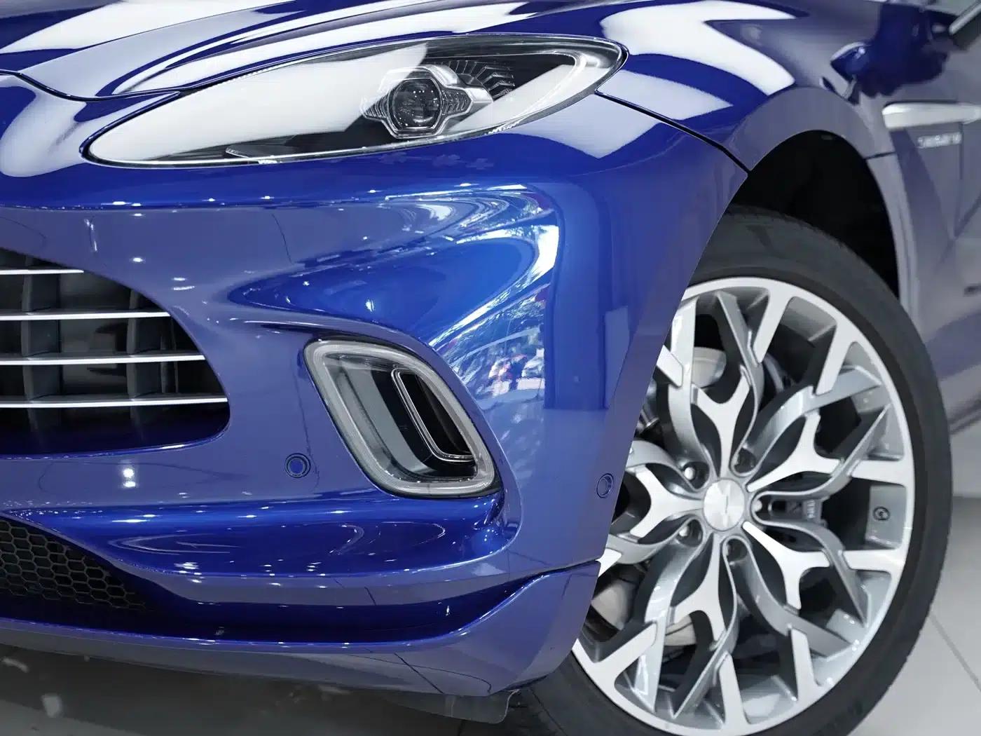 Aston Martin DBX 2023 3.0T STRAIGHT-SIX — миниатюра 13