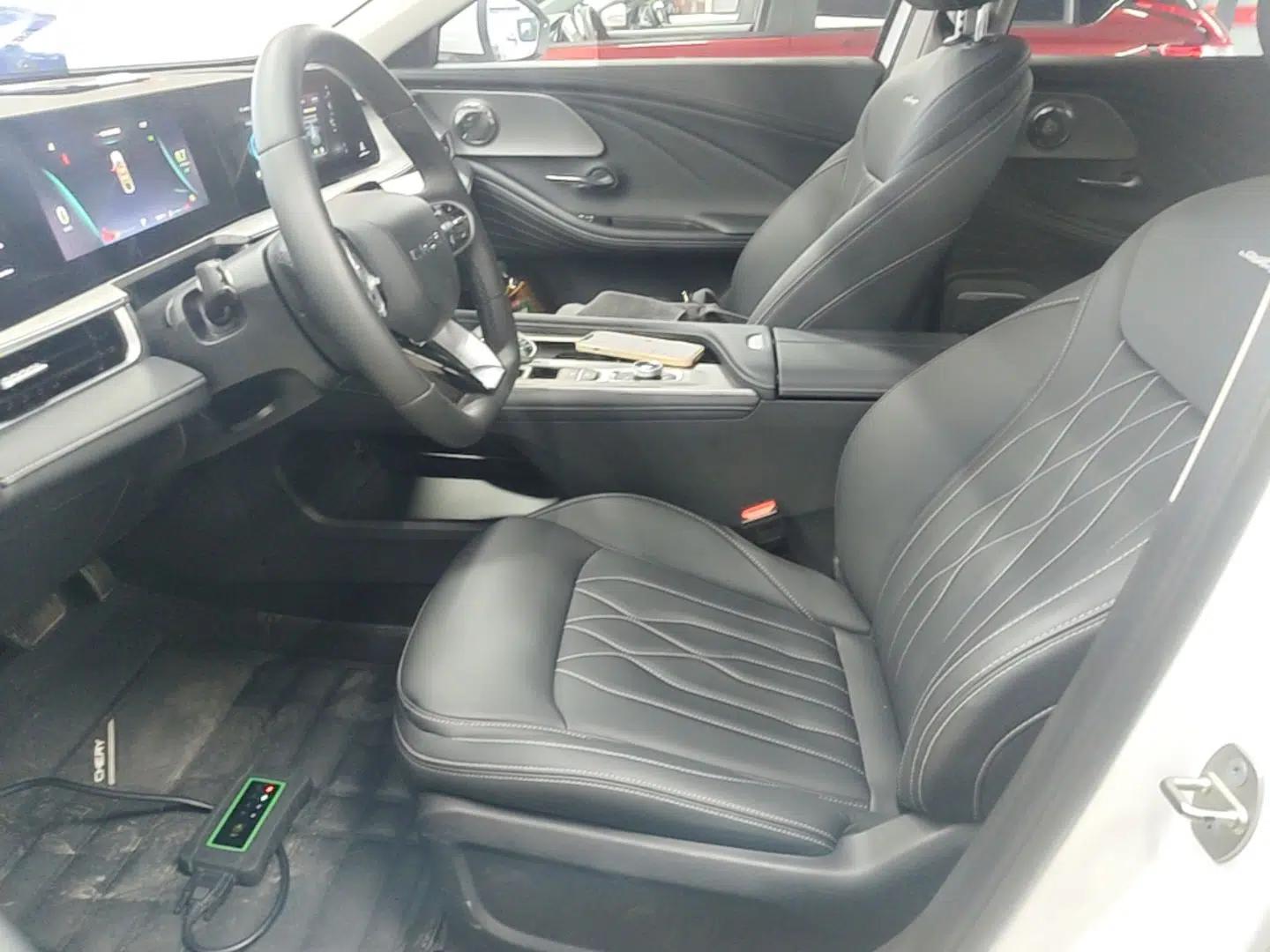 Chery Arrizo 8 2025 1.6T DCT Excellence Edition — миниатюра 17